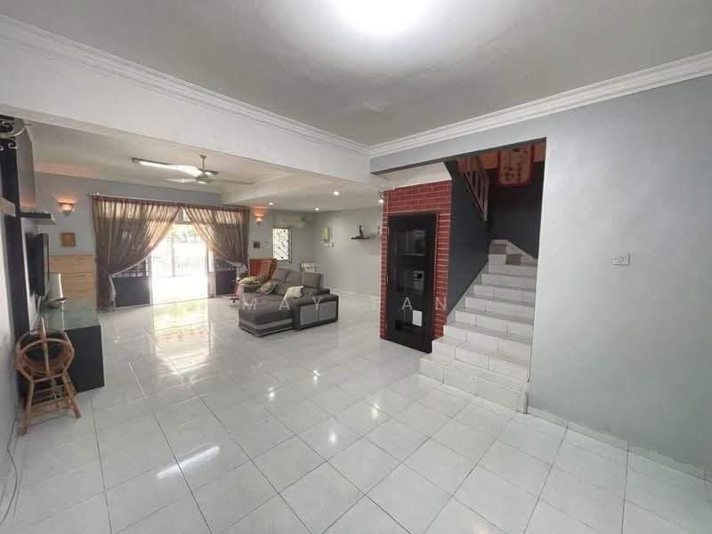 Rumah Teres 2-Tingkat untuk Dijual di Taman Sri Kluang (Kluang) - May Tan - Living Room - PropertyGuru.com.my