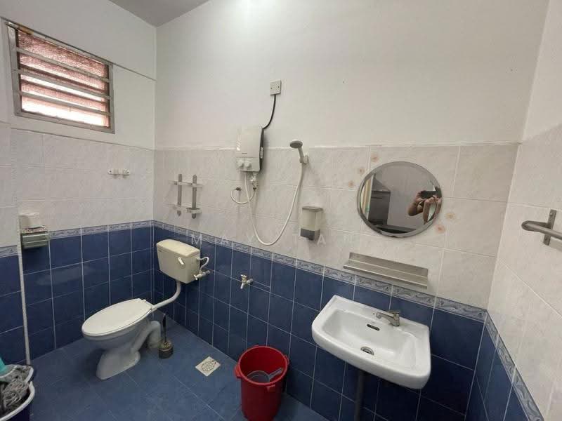 Rumah Teres 2-Tingkat untuk Dijual di Taman Sri Kluang (Kluang) - May Tan - Bathroom - PropertyGuru.com.my