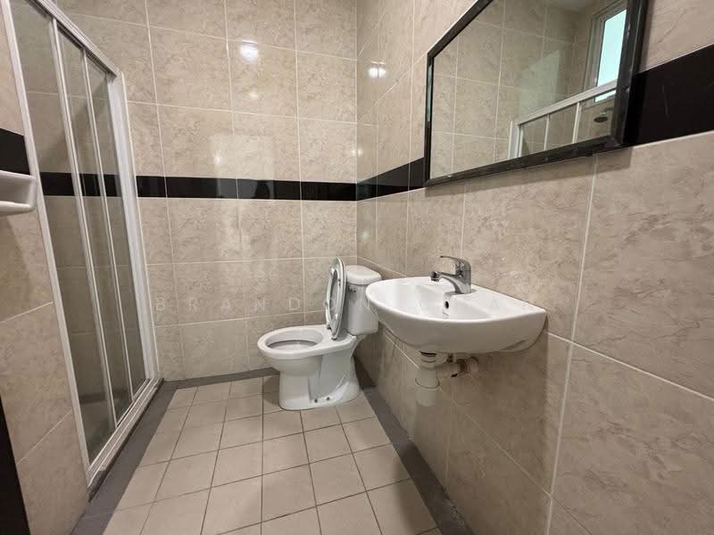 Rumah Berkembar untuk Disewa di Kota Kinabalu (Sabah) - Brandon Chan - Bathroom - PropertyGuru.com.my
