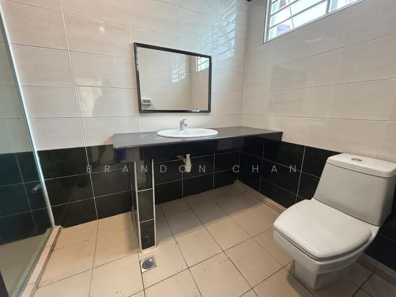Rumah Berkembar untuk Disewa di Kota Kinabalu (Sabah) - Brandon Chan - Bathroom - PropertyGuru.com.my