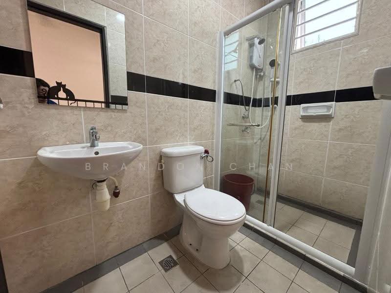 Rumah Berkembar untuk Disewa di Kota Kinabalu (Sabah) - Brandon Chan - Bathroom - PropertyGuru.com.my
