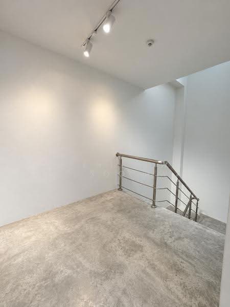 Commercial Semi-D for Rent in Puchong (Selangor) - Queenie Hwa Lee Soo Hwa - Corridor - PropertyGuru.com.my