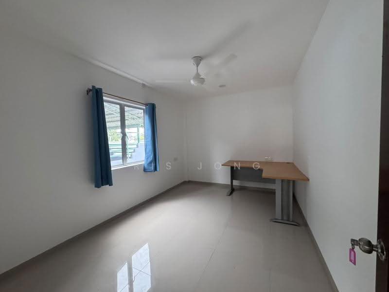 Bungalow House for Rent in Selayang Baru (Selayang) - Tris Jong - Study - PropertyGuru.com.my