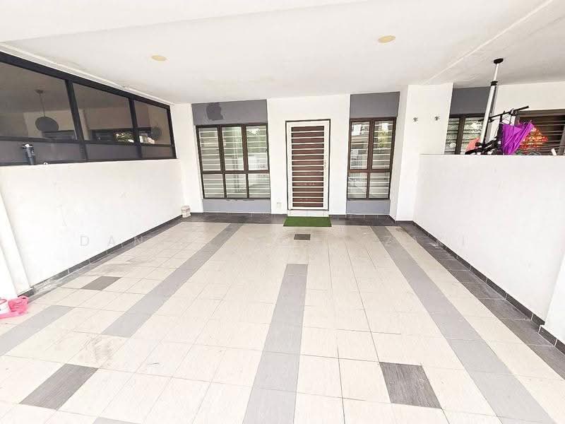 Rumah Teres 2-Tingkat untuk Disewa di Setia Alam (Selangor) - Danial Mohd Zaki - Entrance - PropertyGuru.com.my