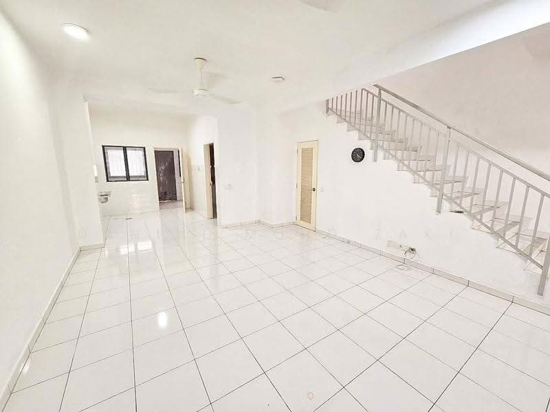 Rumah Teres 2-Tingkat untuk Disewa di Setia Alam (Selangor) - Danial Mohd Zaki - Living Room - PropertyGuru.com.my
