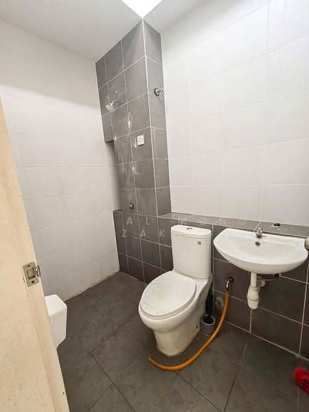 Rumah Teres 2-Tingkat untuk Disewa di Setia Alam (Selangor) - Danial Mohd Zaki - Bathroom - PropertyGuru.com.my