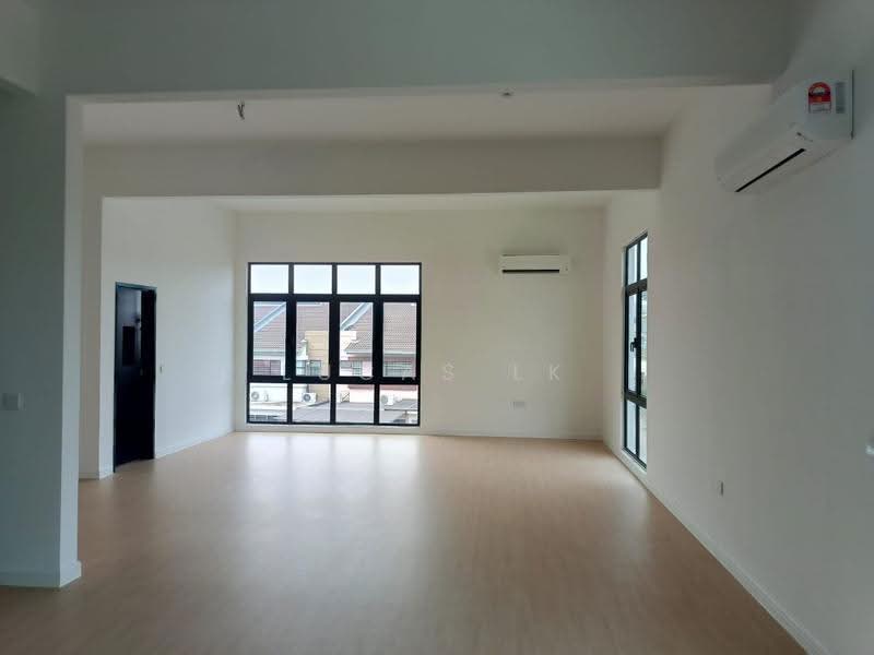 Rumah Berkembar untuk Dijual di Puchong (Selangor) - Lucas Lk - Living Room - PropertyGuru.com.my