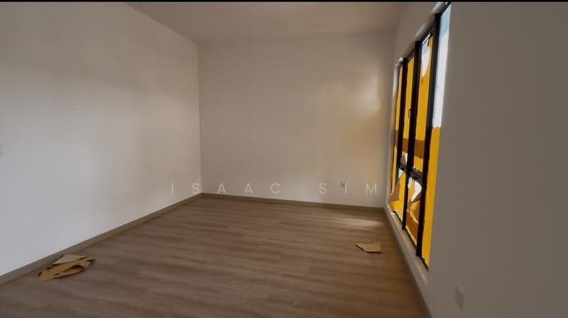 2-storey Terraced House for Sale in Beranang (Selangor) - Isaac Sim - Master Bedroom - PropertyGuru.com.my