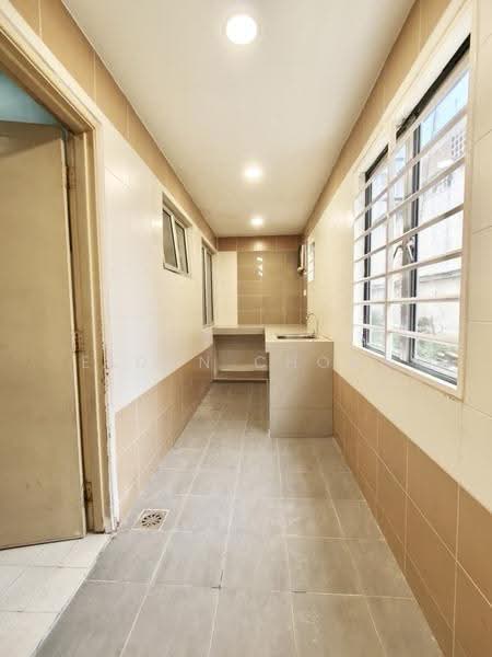 Rumah Teres 2.5-Tingkat untuk Dijual di Taman Bukit Serdang (Seri Kembangan) - Eldon Chong - Kitchen - PropertyGuru.com.my
