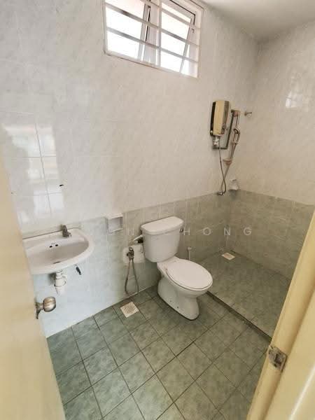 Rumah Teres 2.5-Tingkat untuk Dijual di Taman Bukit Serdang (Seri Kembangan) - Eldon Chong - Bathroom - PropertyGuru.com.my