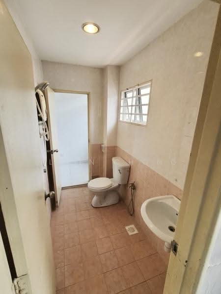 Rumah Teres 2.5-Tingkat untuk Dijual di Taman Bukit Serdang (Seri Kembangan) - Eldon Chong - Bathroom - PropertyGuru.com.my