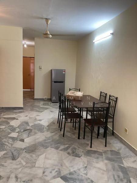 Kondominium untuk Dijual di Palm Court Condominium - Carmen Roselyn - Dining Room - PropertyGuru.com.my