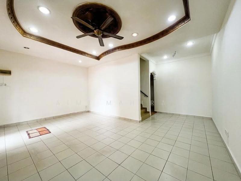 Rumah Teres 2-Tingkat untuk Dijual di Taman Pinggiran Saujana (Kajang) - Aimi Mahirah - Living Room - PropertyGuru.com.my