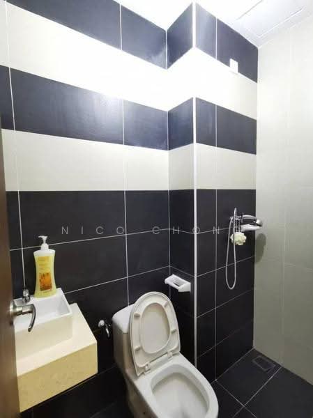 Service Residence for Sale at D'Secret Garden (Pangsapuri Kempas Indah) - Nico Chong - Bathroom - PropertyGuru.com.my