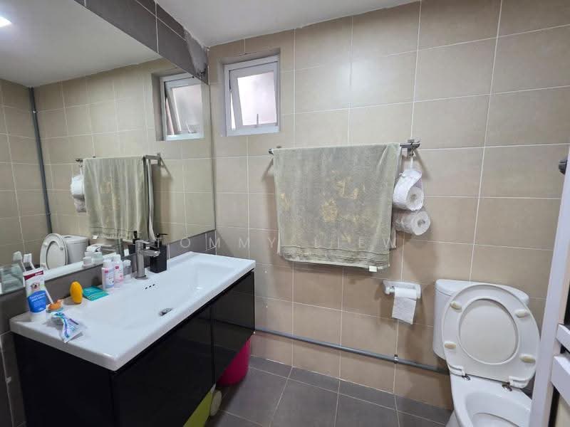 Kondominium untuk Dijual di First Residence (Residensi Unggul) - Tommy Liew - Bathroom - PropertyGuru.com.my