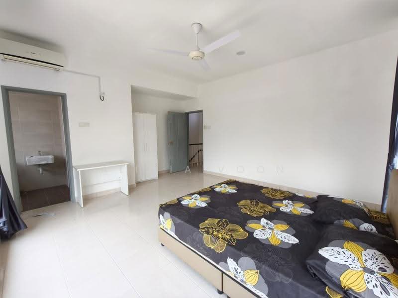 2-storey Terraced House for Rent in Taman Austin Duta (Tebrau) - Alicia Voon - Bedroom - PropertyGuru.com.my