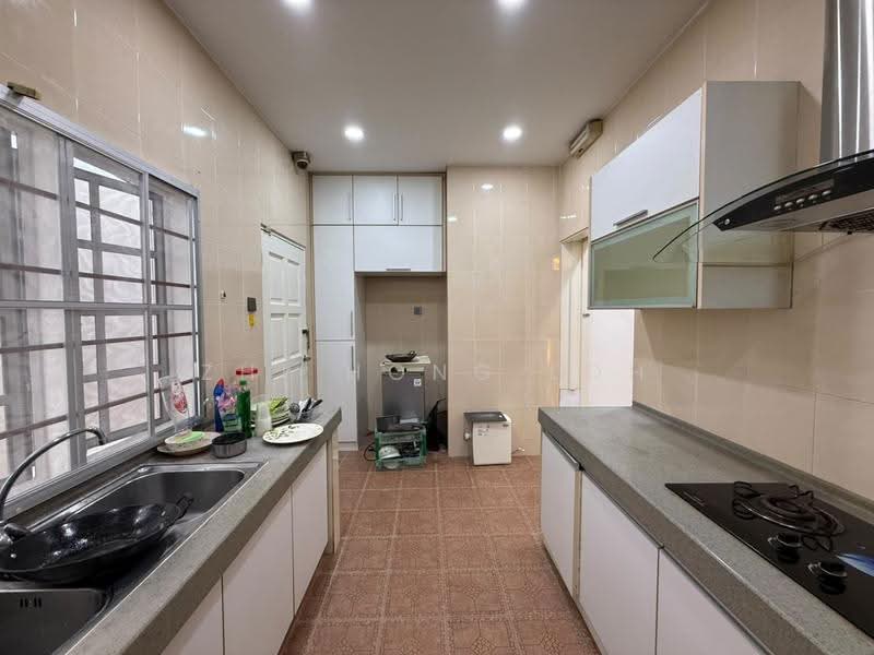 Bungalow House for Sale in Bukit Antarabangsa (Ulu Kelang) - Zhi Hong Loh - Kitchen - PropertyGuru.com.my