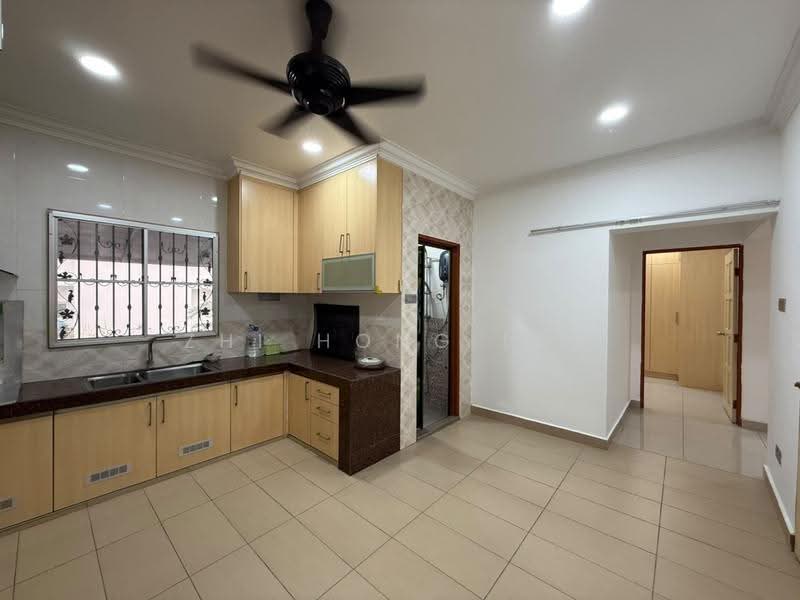 Bungalow House for Sale in Bukit Antarabangsa (Ulu Kelang) - Zhi Hong Loh - Kitchen - PropertyGuru.com.my