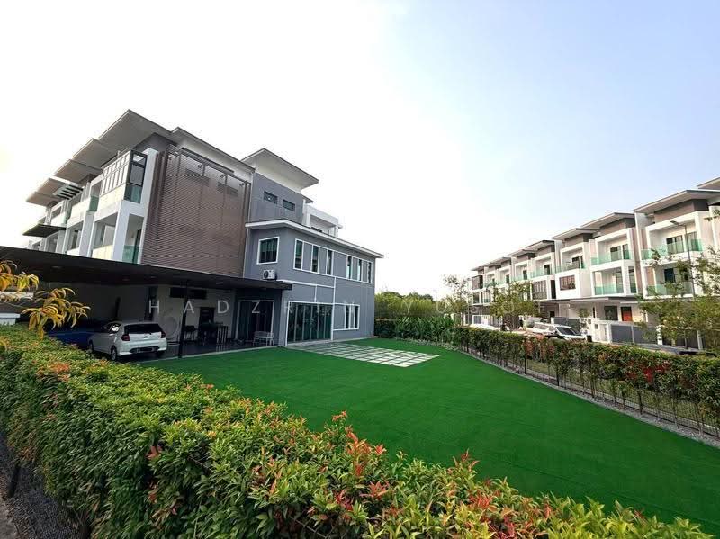 2.5-storey Terraced House for Sale in Puchong (Selangor) - HADZRIN YUSOF - Exterior - PropertyGuru.com.my