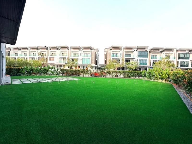 2.5-storey Terraced House for Sale in Puchong (Selangor) - HADZRIN YUSOF - Exterior - PropertyGuru.com.my