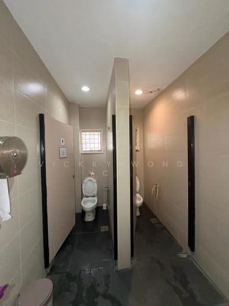 Shop / Office for Sale in Taman Putra Sulaiman (Ampang) - Vickky Wong CF - Bathroom - PropertyGuru.com.my