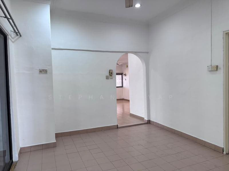 2-storey Terraced House for Rent in Taman Kolam Air (Johor Bahru) - Stephanie Yap - Living Room - PropertyGuru.com.my
