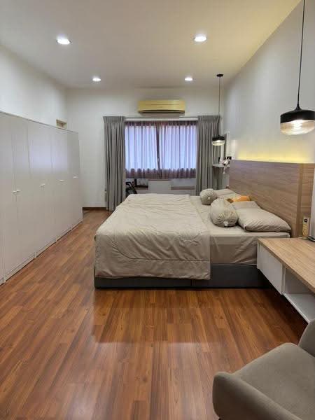 3-storey Terraced House for Sale in Lake Fields (Sungai Besi) - CY Low - Bedroom - PropertyGuru.com.my