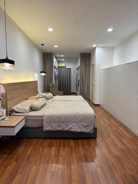 3-storey Terraced House for Sale in Lake Fields (Sungai Besi) - CY Low - Bedroom - PropertyGuru.com.my