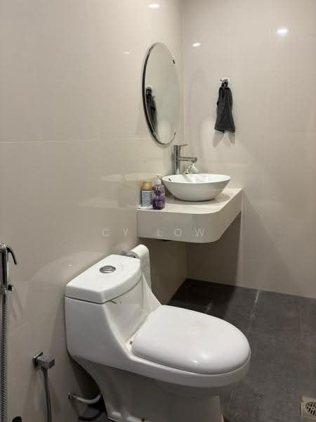 3-storey Terraced House for Sale in Taman Tasik Damai (Sungai Besi) - CY Low - Bathroom - PropertyGuru.com.my