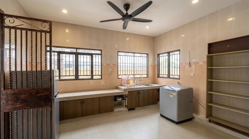Rumah Banglo untuk Dijual di Bukit Rahman Putra (Sungai Buloh) - KK Ong - Kitchen - PropertyGuru.com.my