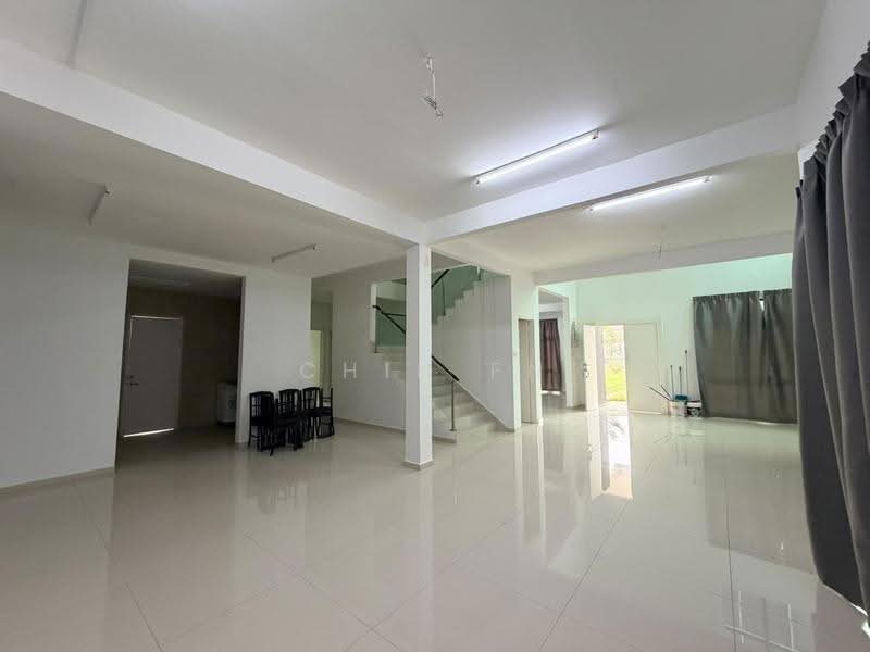 Bungalow House for Sale in Bemban (Melaka) - CHIN FN - Living Room - PropertyGuru.com.my