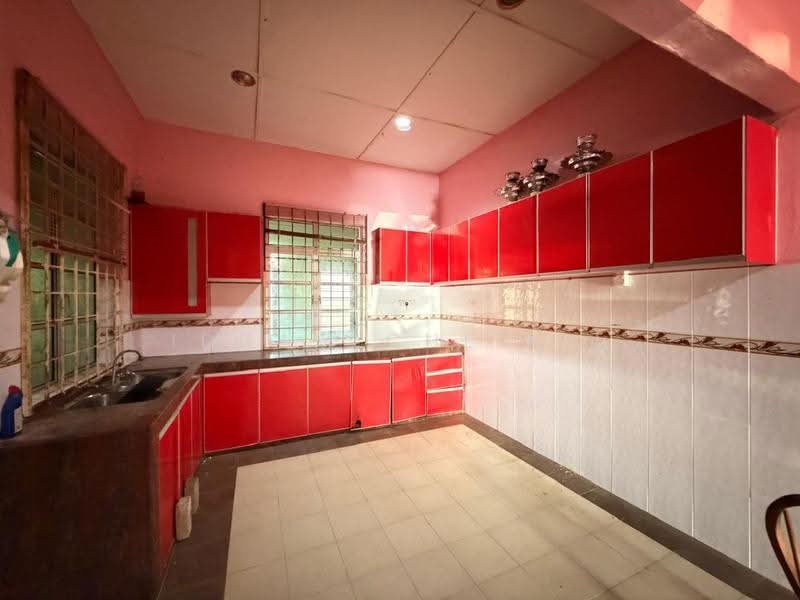 Rumah Banglo untuk Dijual di Perkampungan Sungai Isap Jaya (Kuantan) - Idham Che'Ali - Kitchen - PropertyGuru.com.my
