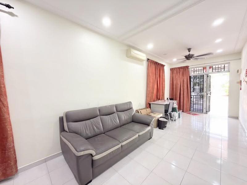 Rumah Teres 1-Tingkat untuk Dijual di Taman JP Perdana (Johor Bahru) - Yik Tat - Living Room - PropertyGuru.com.my