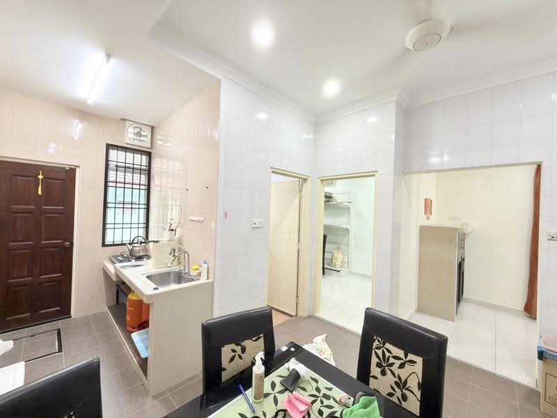Rumah Teres 1-Tingkat untuk Dijual di Taman JP Perdana (Johor Bahru) - Yik Tat - Kitchen - PropertyGuru.com.my
