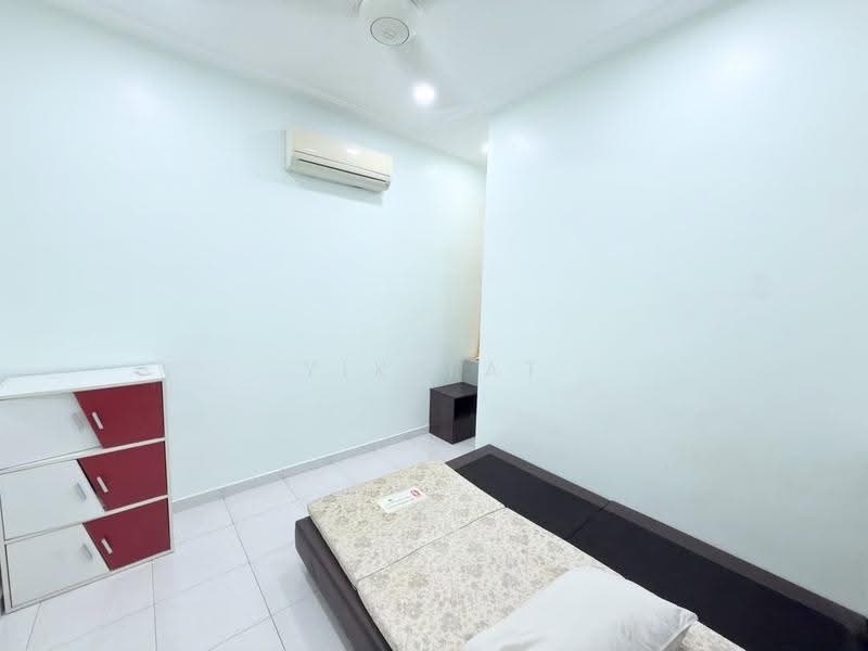 Rumah Teres 1-Tingkat untuk Dijual di Taman JP Perdana (Johor Bahru) - Yik Tat - Bedroom - PropertyGuru.com.my