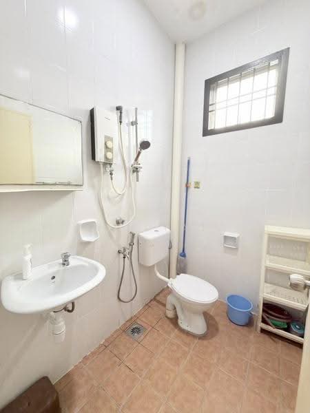 Rumah Teres 1-Tingkat untuk Dijual di Taman JP Perdana (Johor Bahru) - Yik Tat - Bathroom - PropertyGuru.com.my