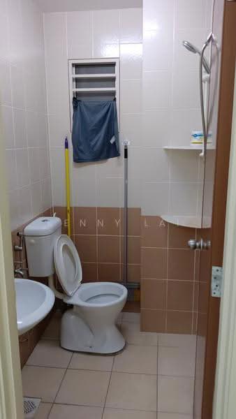 Pangsapuri untuk Dijual di Suria Court - Kenny Lai - Bathroom - PropertyGuru.com.my