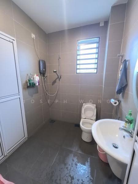 Semi-Detached House for Sale in Pasir Puteh (Ipoh) - Joseph Wong - Bathroom - PropertyGuru.com.my