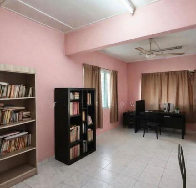 Rumah Berkembar untuk Dijual di SS1 (Petaling Jaya) - Elaine Kow - Study - PropertyGuru.com.my