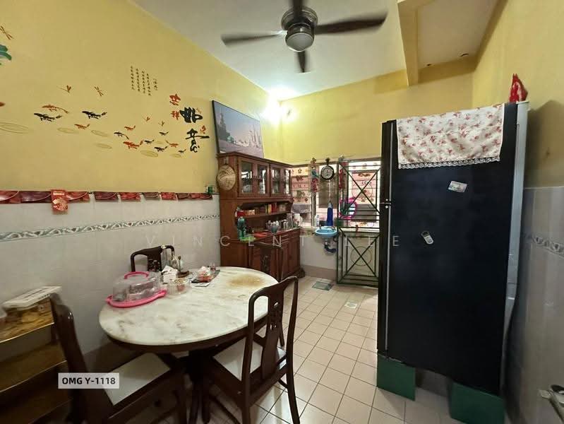 2-storey Terraced House for Sale in Bandar Puteri Klang (Klang) - Vincent Lee - Kitchen - PropertyGuru.com.my