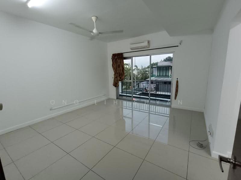 2-storey Terraced House for Sale in Taman Nusa Idaman (Iskandar Puteri (Nusajaya)) - Ong Lih Shyan - Living Room - PropertyGuru.com.my