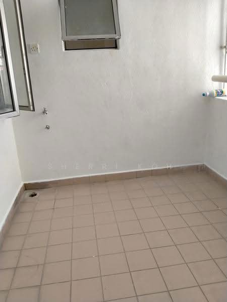 Kondominium untuk Dijual di D'aman Crimson - Sherri Koh - Balcony - PropertyGuru.com.my