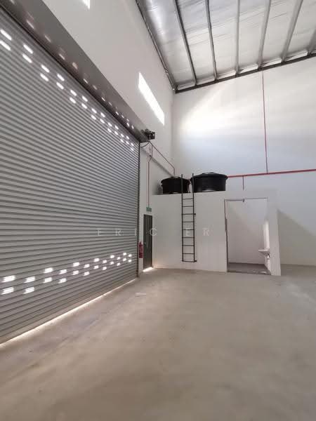 Terrace Factory for Sale in Taman Desa Cemerlang (Ulu Tiram) - Eric Er - Exterior - PropertyGuru.com.my