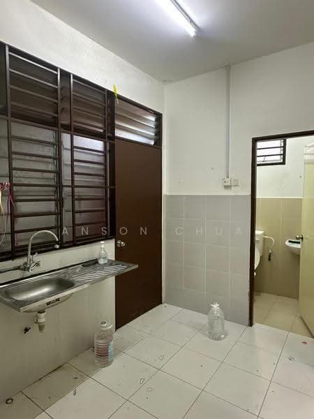 1-storey Terraced House for Sale in Bandar Penawar (Kota Tinggi) - Anson Chua - Bathroom - PropertyGuru.com.my