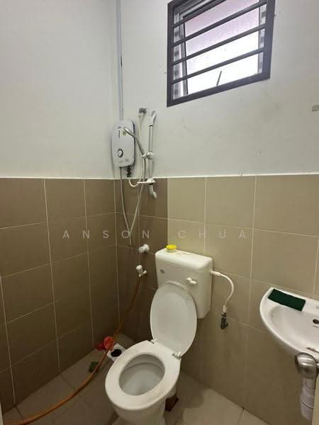 1-storey Terraced House for Sale in Bandar Penawar (Kota Tinggi) - Anson Chua - Bathroom - PropertyGuru.com.my