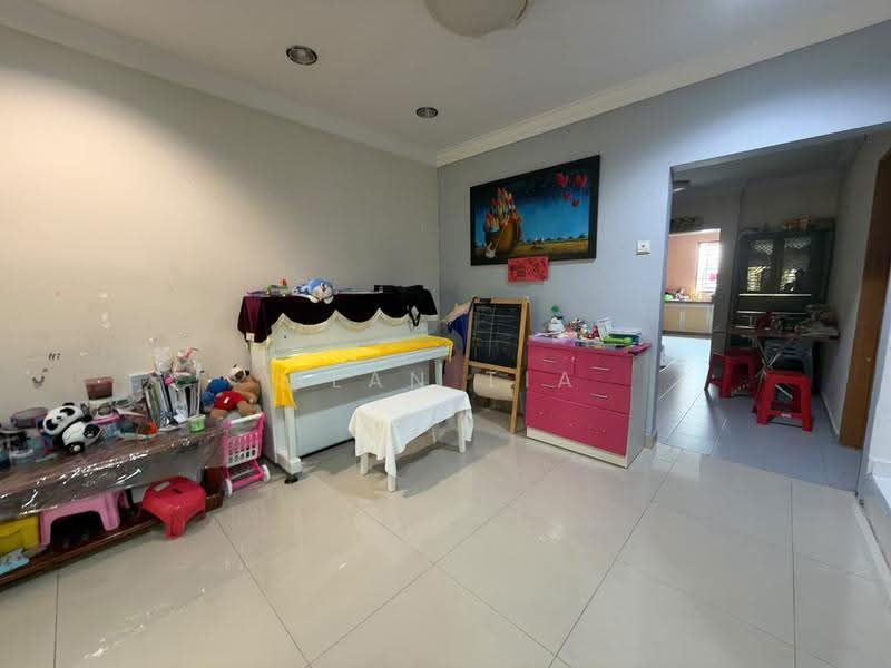 Rumah Teres 2-Tingkat untuk Dijual di Taman Desa Harmoni (Masai) - Alan Tia - Living Room - PropertyGuru.com.my