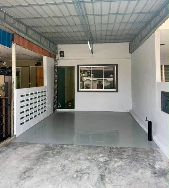 2-storey Terraced House for Sale in Taman Dato Abdul Rahman Jaafar (Batu Pahat) - ALHAFIZ AZIS - Exterior - PropertyGuru.com.my