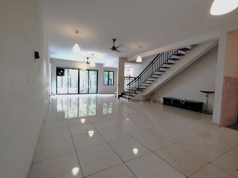 2-storey Terraced House for Sale in Denai Alam (Shah Alam) - Amirul Nasyriq - Living Room - PropertyGuru.com.my