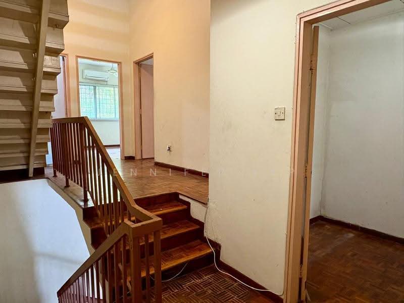 2-storey Terraced House for Sale in Taman Desa (Kuala Lumpur) - Jennifer Yap - Stairs - PropertyGuru.com.my