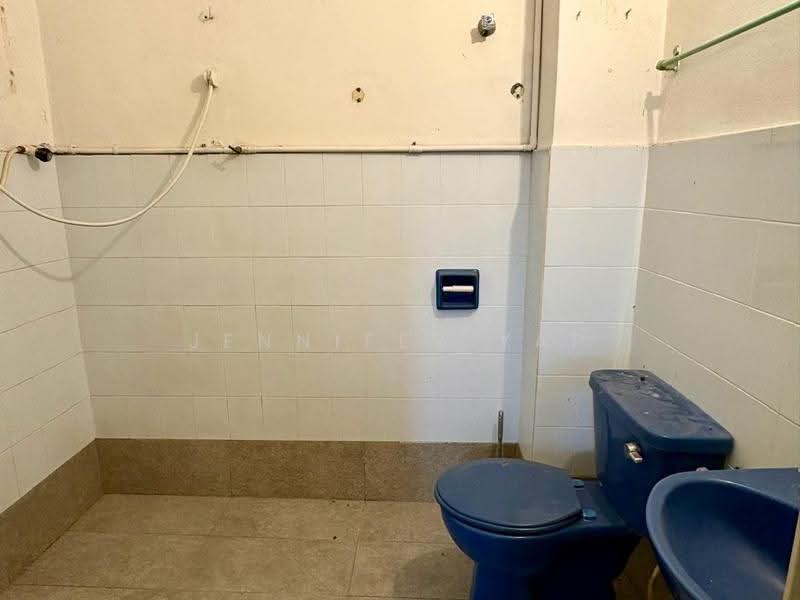 2-storey Terraced House for Sale in Taman Desa (Kuala Lumpur) - Jennifer Yap - Master Bathroom - PropertyGuru.com.my
